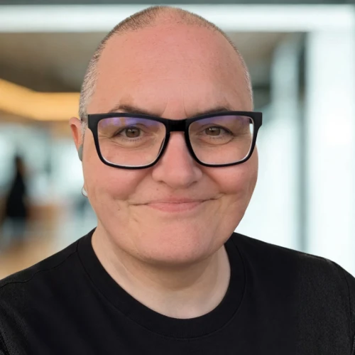 foto di Laura Bison, esperta di marketing, organizzazione digitale e creazione siti web in wordpress